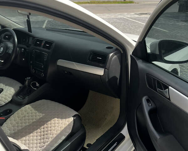 Белый Фольксваген Джетта, объемом двигателя 1.4 л и пробегом 205 тыс. км за 6700 $, фото 13 на Automoto.ua