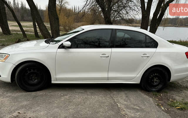 Белый Фольксваген Джетта, объемом двигателя 2.5 л и пробегом 225 тыс. км за 7500 $, фото 4 на Automoto.ua