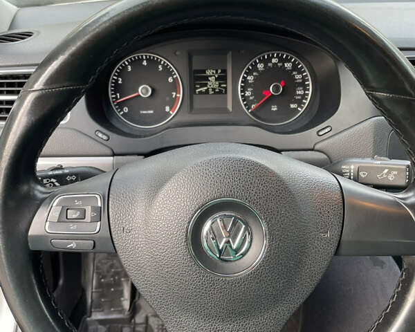 Білий Фольксваген Джетта, об'ємом двигуна 2.47 л та пробігом 234 тис. км за 9400 $, фото 9 на Automoto.ua