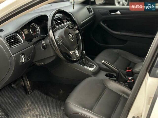 Белый Фольксваген Джетта, объемом двигателя 2.5 л и пробегом 265 тыс. км за 8590 $, фото 23 на Automoto.ua