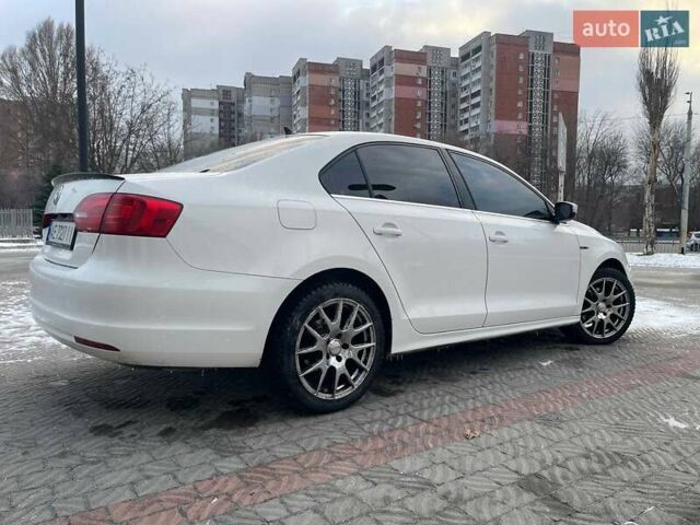 Білий Фольксваген Джетта, об'ємом двигуна 2.5 л та пробігом 243 тис. км за 9000 $, фото 4 на Automoto.ua