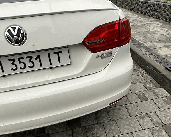 Белый Фольксваген Джетта, объемом двигателя 2.48 л и пробегом 209 тыс. км за 8300 $, фото 16 на Automoto.ua