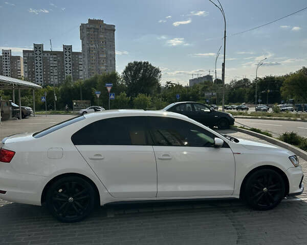 Белый Фольксваген Джетта, объемом двигателя 1.98 л и пробегом 209 тыс. км за 10000 $, фото 6 на Automoto.ua