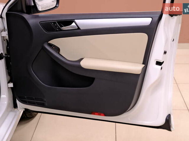 Білий Фольксваген Джетта, об'ємом двигуна 2.5 л та пробігом 168 тис. км за 8900 $, фото 36 на Automoto.ua