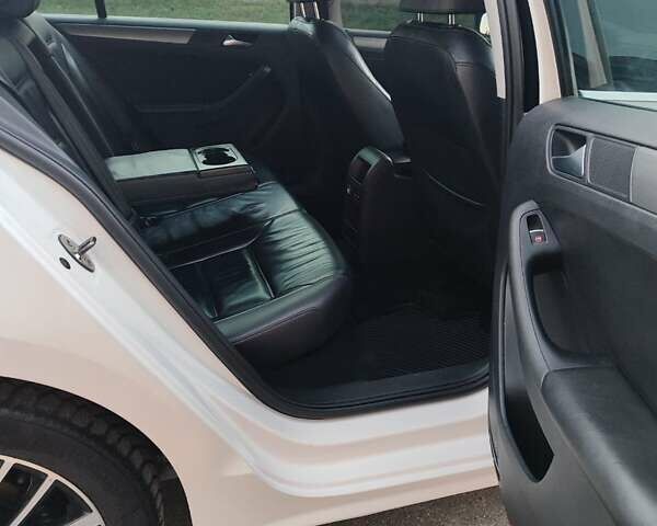 Білий Фольксваген Джетта, об'ємом двигуна 2 л та пробігом 280 тис. км за 8999 $, фото 18 на Automoto.ua