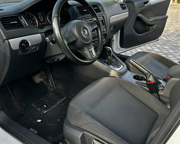 Білий Фольксваген Джетта, об'ємом двигуна 1.39 л та пробігом 156 тис. км за 8450 $, фото 8 на Automoto.ua