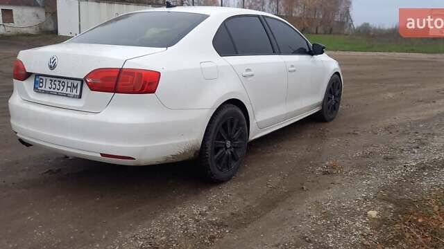 Білий Фольксваген Джетта, об'ємом двигуна 2.48 л та пробігом 131 тис. км за 9000 $, фото 4 на Automoto.ua
