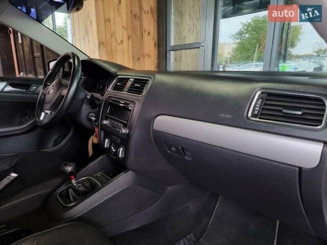 Білий Фольксваген Джетта, об'ємом двигуна 1.97 л та пробігом 180 тис. км за 9899 $, фото 52 на Automoto.ua