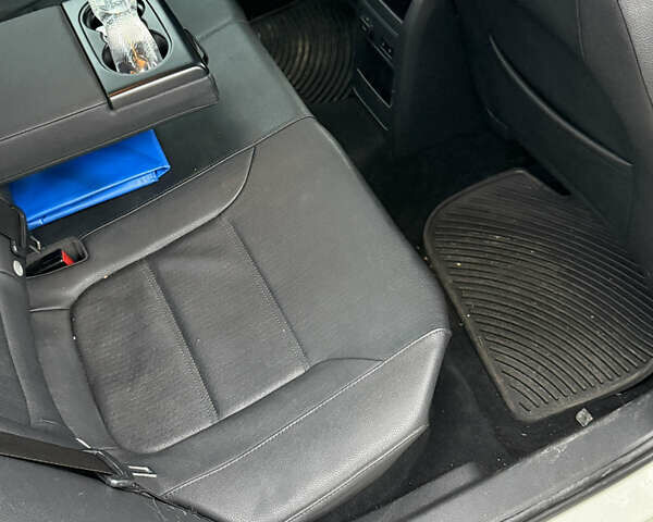 Белый Фольксваген Джетта, объемом двигателя 2.48 л и пробегом 209 тыс. км за 8300 $, фото 39 на Automoto.ua