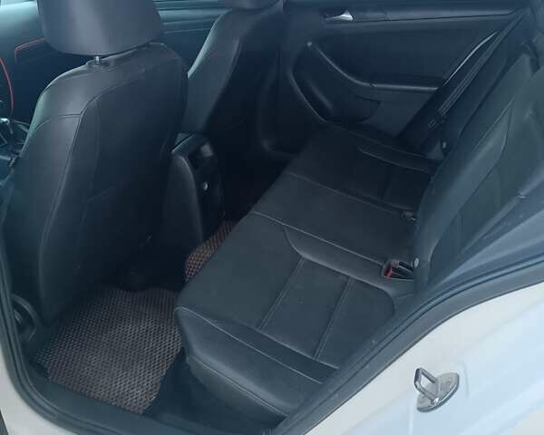 Білий Фольксваген Джетта, об'ємом двигуна 2.5 л та пробігом 390 тис. км за 7500 $, фото 1 на Automoto.ua