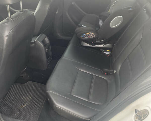 Белый Фольксваген Джетта, объемом двигателя 2.48 л и пробегом 213 тыс. км за 7777 $, фото 8 на Automoto.ua