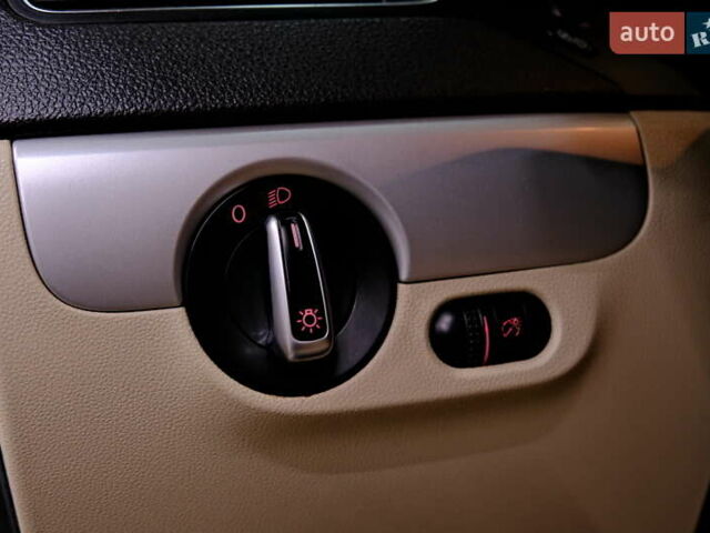 Білий Фольксваген Джетта, об'ємом двигуна 2.5 л та пробігом 168 тис. км за 8900 $, фото 18 на Automoto.ua