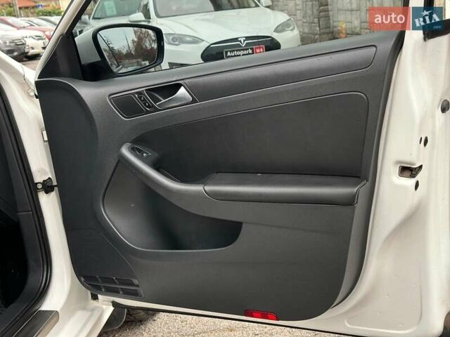 Белый Фольксваген Джетта, объемом двигателя 2.5 л и пробегом 265 тыс. км за 8590 $, фото 20 на Automoto.ua