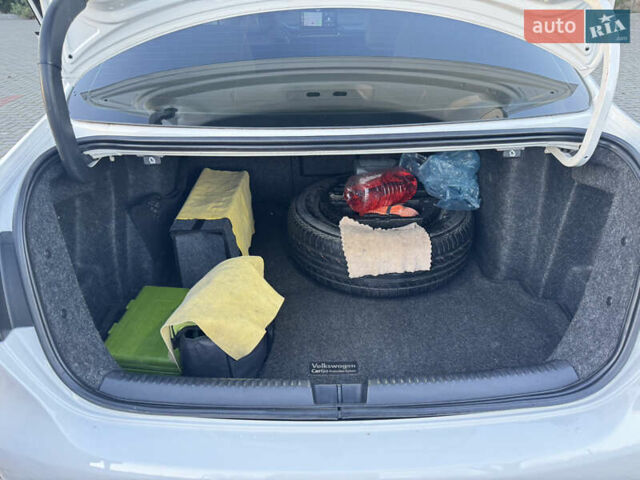 Білий Фольксваген Джетта, об'ємом двигуна 2.48 л та пробігом 238 тис. км за 9500 $, фото 17 на Automoto.ua