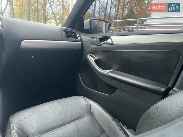 Білий Фольксваген Джетта, об'ємом двигуна 2.5 л та пробігом 257 тис. км за 8700 $, фото 10 на Automoto.ua