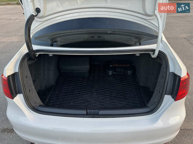 Білий Фольксваген Джетта, об'ємом двигуна 2.5 л та пробігом 278 тис. км за 9300 $, фото 8 на Automoto.ua