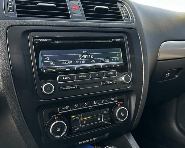 Білий Фольксваген Джетта, об'ємом двигуна 1.39 л та пробігом 156 тис. км за 8450 $, фото 11 на Automoto.ua