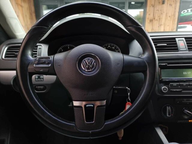 Білий Фольксваген Джетта, об'ємом двигуна 1.97 л та пробігом 180 тис. км за 10399 $, фото 19 на Automoto.ua