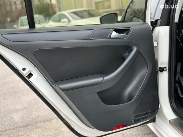 Белый Фольксваген Джетта, объемом двигателя 2.5 л и пробегом 265 тыс. км за 8590 $, фото 14 на Automoto.ua