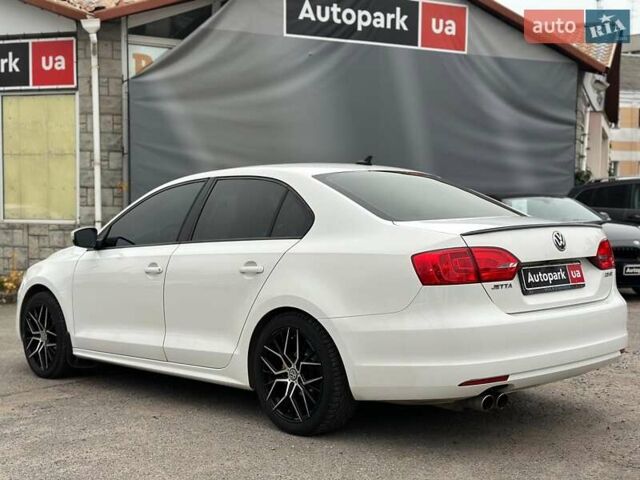 Белый Фольксваген Джетта, объемом двигателя 2.5 л и пробегом 265 тыс. км за 8590 $, фото 5 на Automoto.ua