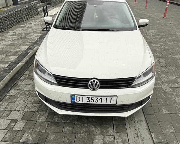 Белый Фольксваген Джетта, объемом двигателя 2.48 л и пробегом 209 тыс. км за 8300 $, фото 4 на Automoto.ua