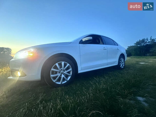 Белый Фольксваген Джетта, объемом двигателя 2.5 л и пробегом 203 тыс. км за 10500 $, фото 5 на Automoto.ua