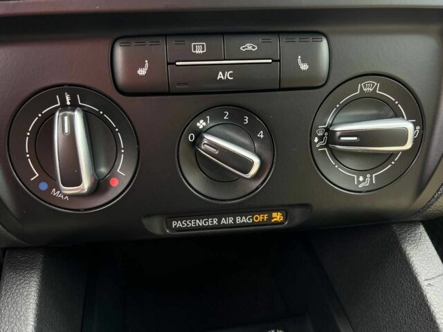 Белый Фольксваген Джетта, объемом двигателя 2.5 л и пробегом 162 тыс. км за 8500 $, фото 12 на Automoto.ua