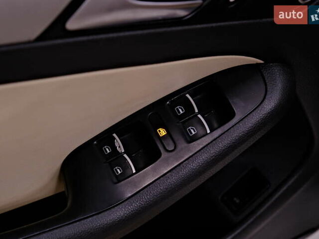 Білий Фольксваген Джетта, об'ємом двигуна 2.5 л та пробігом 168 тис. км за 8900 $, фото 15 на Automoto.ua