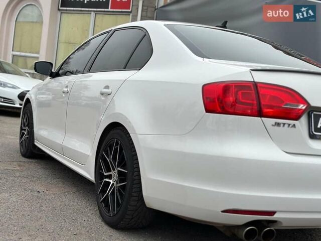 Белый Фольксваген Джетта, объемом двигателя 2.5 л и пробегом 265 тыс. км за 8590 $, фото 9 на Automoto.ua