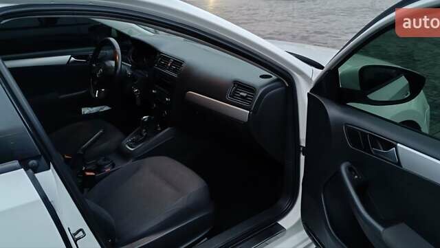 Білий Фольксваген Джетта, об'ємом двигуна 1.39 л та пробігом 261 тис. км за 9300 $, фото 10 на Automoto.ua
