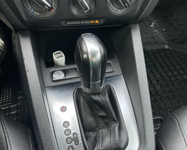 Білий Фольксваген Джетта, об'ємом двигуна 2.47 л та пробігом 234 тис. км за 9400 $, фото 10 на Automoto.ua