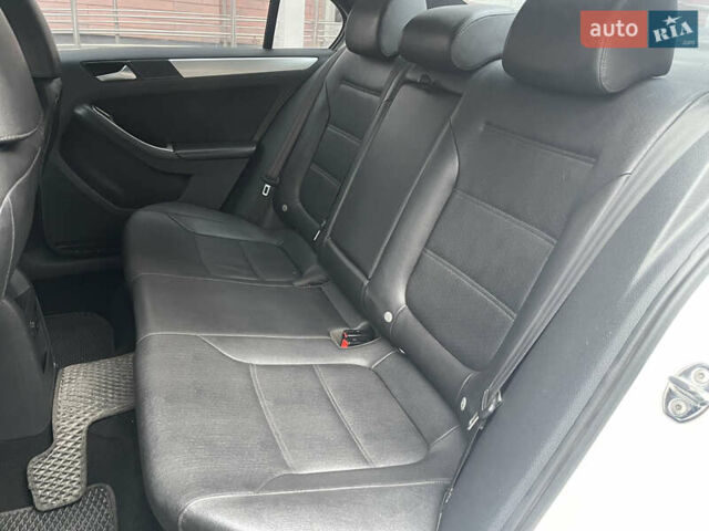 Білий Фольксваген Джетта, об'ємом двигуна 2.5 л та пробігом 257 тис. км за 8700 $, фото 11 на Automoto.ua