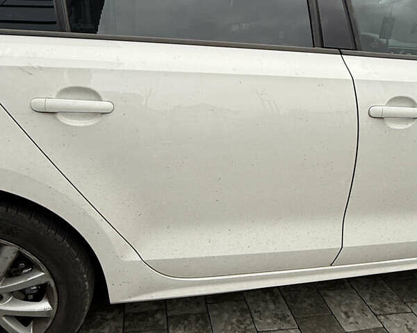 Белый Фольксваген Джетта, объемом двигателя 2.48 л и пробегом 209 тыс. км за 8300 $, фото 21 на Automoto.ua