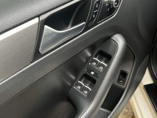 Белый Фольксваген Джетта, объемом двигателя 2 л и пробегом 280 тыс. км за 7900 $, фото 11 на Automoto.ua