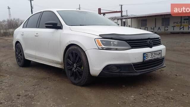 Білий Фольксваген Джетта, об'ємом двигуна 2.48 л та пробігом 131 тис. км за 9000 $, фото 2 на Automoto.ua