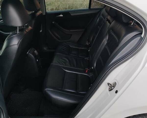 Білий Фольксваген Джетта, об'ємом двигуна 2 л та пробігом 280 тис. км за 8999 $, фото 17 на Automoto.ua