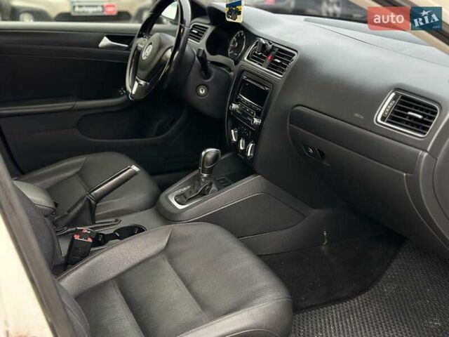 Белый Фольксваген Джетта, объемом двигателя 2.5 л и пробегом 265 тыс. км за 8590 $, фото 21 на Automoto.ua