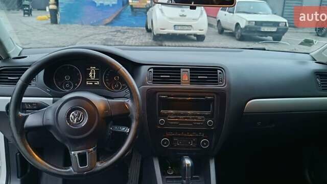 Білий Фольксваген Джетта, об'ємом двигуна 1.39 л та пробігом 261 тис. км за 9300 $, фото 12 на Automoto.ua