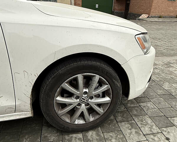 Белый Фольксваген Джетта, объемом двигателя 2.48 л и пробегом 209 тыс. км за 8300 $, фото 22 на Automoto.ua