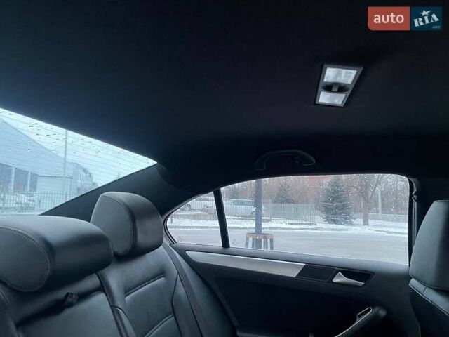 Білий Фольксваген Джетта, об'ємом двигуна 2.5 л та пробігом 243 тис. км за 9000 $, фото 16 на Automoto.ua