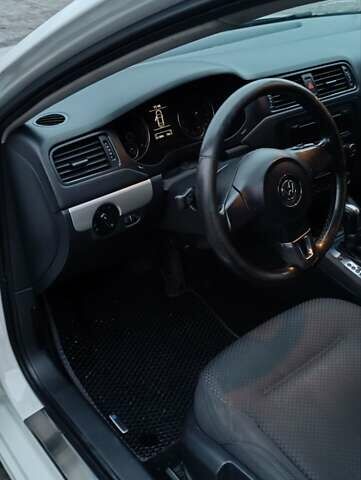 Білий Фольксваген Джетта, об'ємом двигуна 1.39 л та пробігом 261 тис. км за 9300 $, фото 8 на Automoto.ua