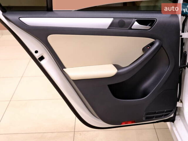 Білий Фольксваген Джетта, об'ємом двигуна 2.5 л та пробігом 168 тис. км за 8900 $, фото 28 на Automoto.ua