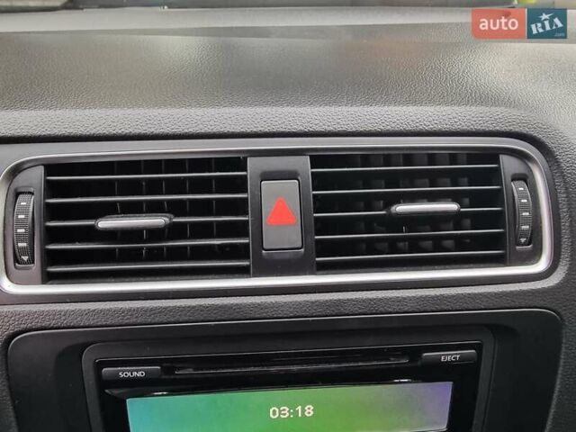 Білий Фольксваген Джетта, об'ємом двигуна 1.97 л та пробігом 180 тис. км за 9899 $, фото 44 на Automoto.ua