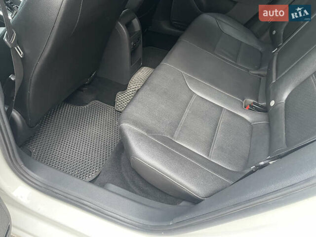 Білий Фольксваген Джетта, об'ємом двигуна 2.5 л та пробігом 257 тис. км за 8700 $, фото 13 на Automoto.ua