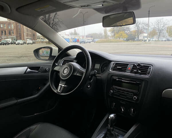 Белый Фольксваген Джетта, объемом двигателя 2.48 л и пробегом 220 тыс. км за 8650 $, фото 8 на Automoto.ua