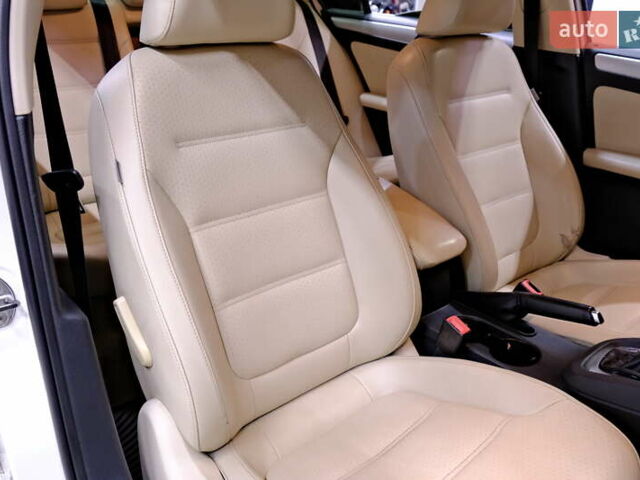 Білий Фольксваген Джетта, об'ємом двигуна 2.5 л та пробігом 168 тис. км за 8900 $, фото 39 на Automoto.ua