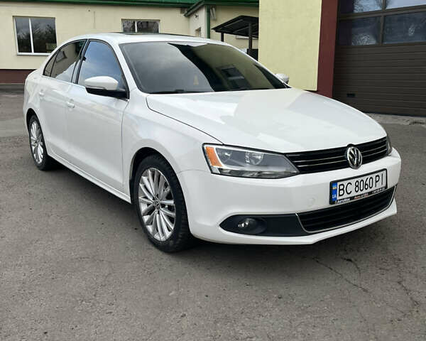 Белый Фольксваген Джетта, объемом двигателя 2.48 л и пробегом 175 тыс. км за 8000 $, фото 1 на Automoto.ua