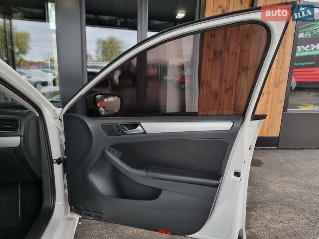 Білий Фольксваген Джетта, об'ємом двигуна 1.97 л та пробігом 180 тис. км за 9899 $, фото 47 на Automoto.ua