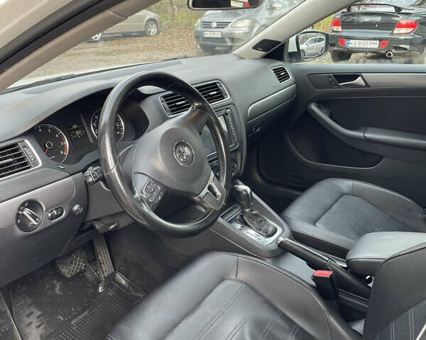 Білий Фольксваген Джетта, об'ємом двигуна 2.47 л та пробігом 234 тис. км за 9400 $, фото 8 на Automoto.ua