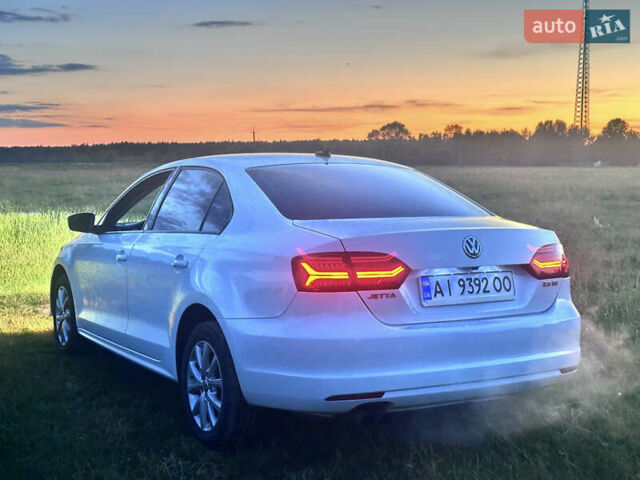 Белый Фольксваген Джетта, объемом двигателя 2.5 л и пробегом 203 тыс. км за 10500 $, фото 10 на Automoto.ua